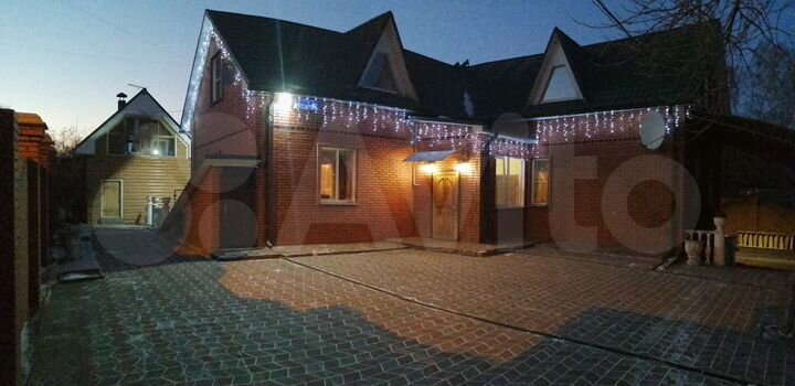 Коттедж 357 м² на участке 6 сот.