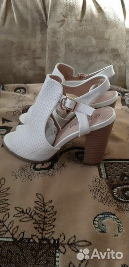 Продам босоножки, размер 38. Цена 1000 р
