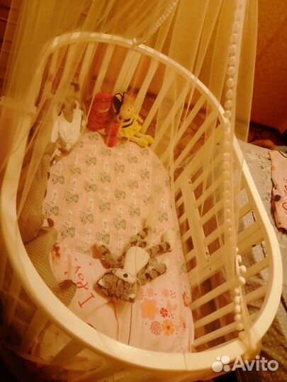 Детская кроватка трансформер круглая с маятником