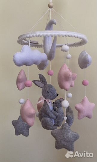 Мобиль в кроватку из фетра