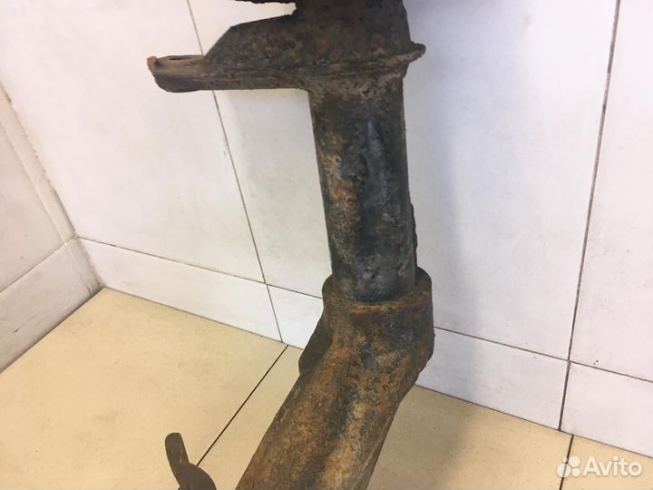 Кулак поворотный передний правый Nexia 1995-2016