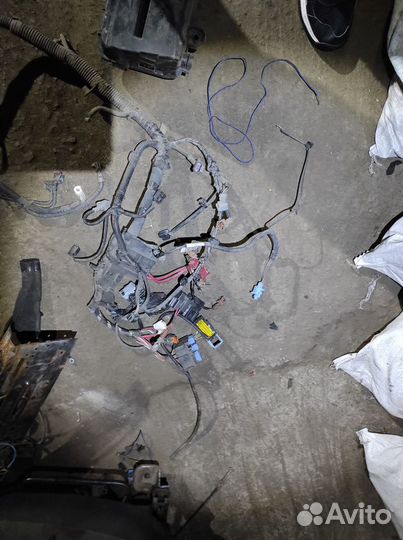 Проводка (коса) двигателя и салона Renault Logan 2
