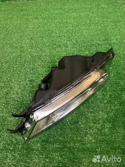 Противотуманная фара правая Skoda Octavia A7