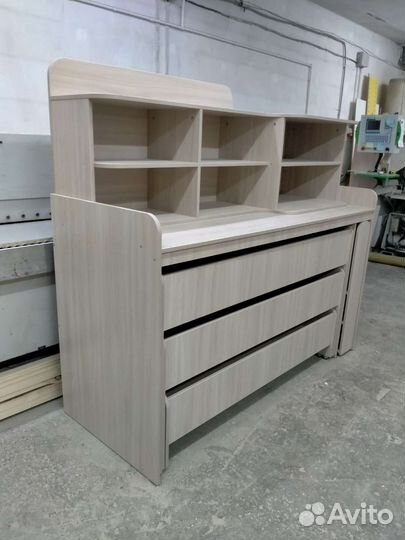 Детская кровать трехтумбовая