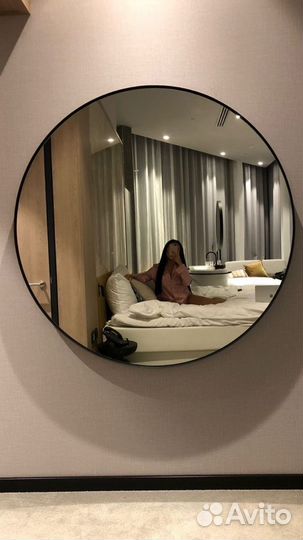 Круглое зеркало