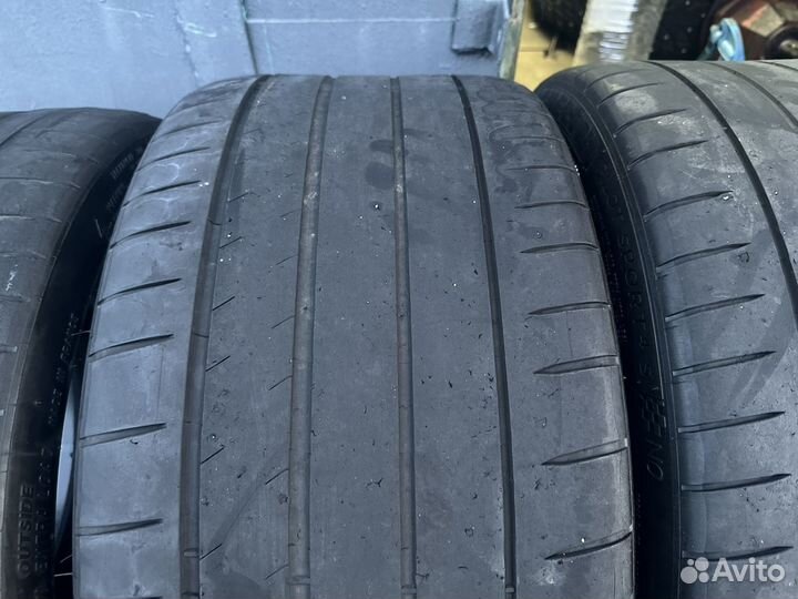 Michelin Pilot Sport 4 S 235/35 R20 и 265/35 R20 99Y