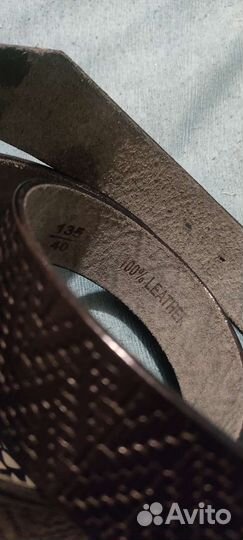 Мужской кожаный ремень черный