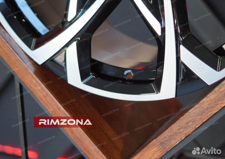 Кованые диски R22 на Range Rover