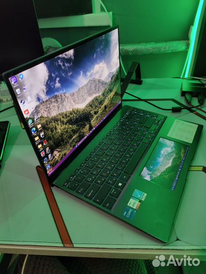Ультрабук asus zenbook 14“ oled 2 экрана