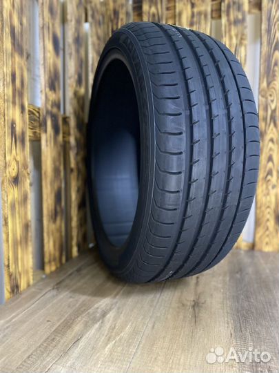 Yokohama Advan Sport V105 255/40 R21 102Y