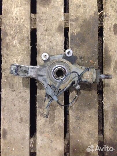 Кулак поворотный передний левый Peugeot 308