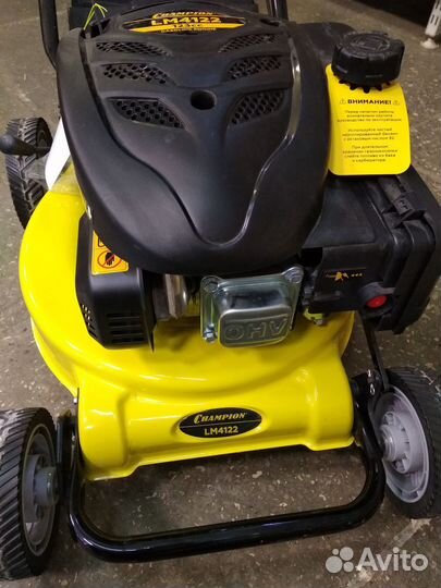 Газонокосилка бензиновая Champion LM 4122
