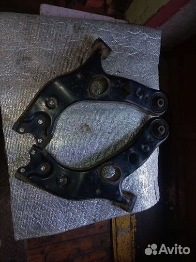 Рычаги передние Таёта рав 4