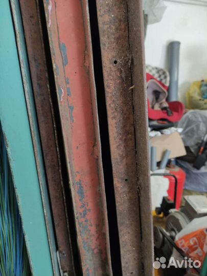 Металлическая дверь бу 80,90 см. Длинна 2,0метра