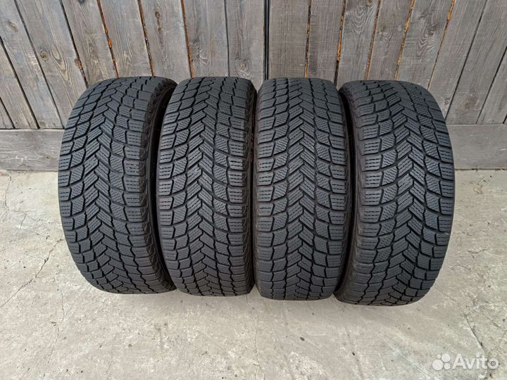 Michelin X-Ice Snow 215/50 R17