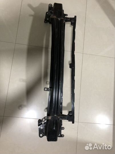 Усилитель переднего бампера Skoda Oktavia А5