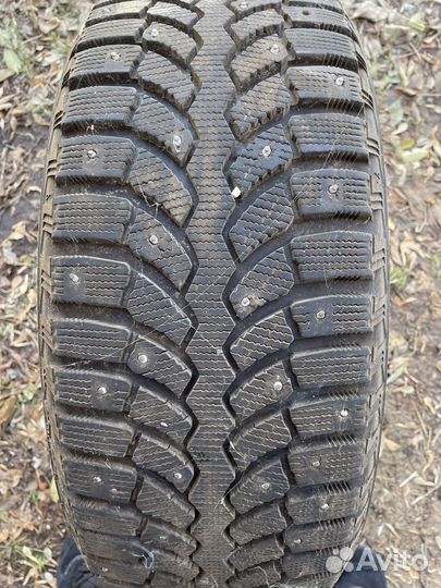 Bridgestone Blizzak Spike-01 205/55 R16