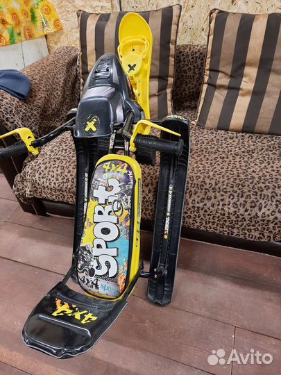 Детский снегокат со спинкой