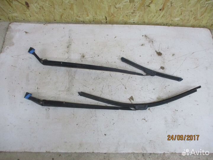 Поводки стеклоочистителей Тойота Королла 150