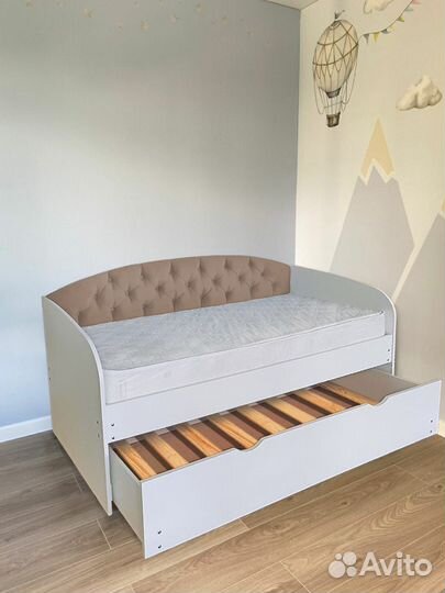 Кровать для малыша 2е спальное велюр лдсп
