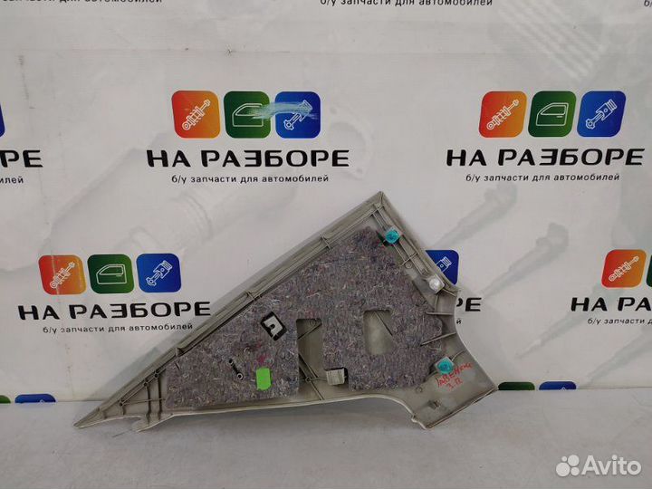 Накладка на стойку внутренняя задняя правая Toyota
