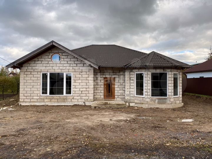 Коттедж 181,8 м² на участке 6,2 сот.