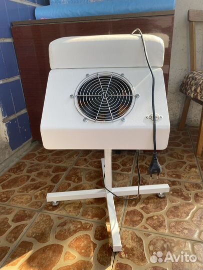 Подставка педикюрная с пылесосом