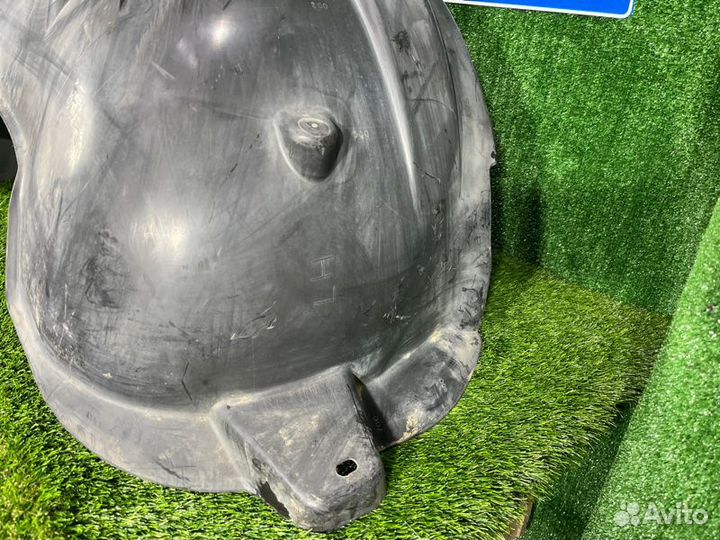 Подкрылок передний левый Mercedes-Benz M-Class