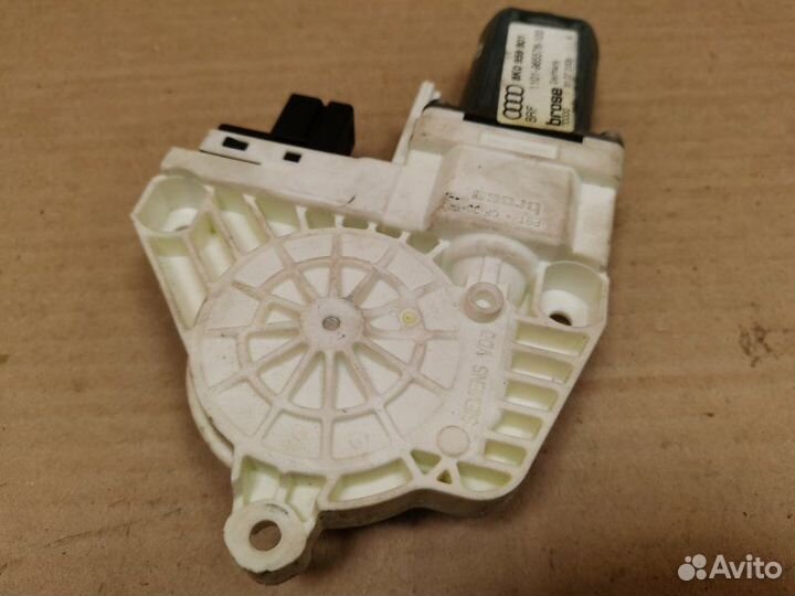 Моторчик стеклоподъемника Audi A4 B8 cdhb 2010