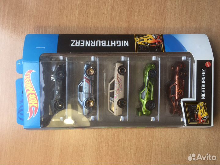 Hot wheels машинки