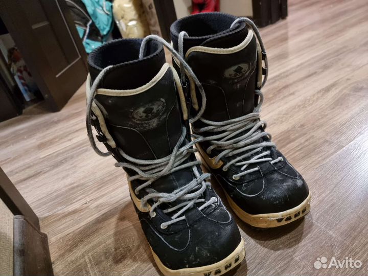 Сноубордические ботинки vans 40
