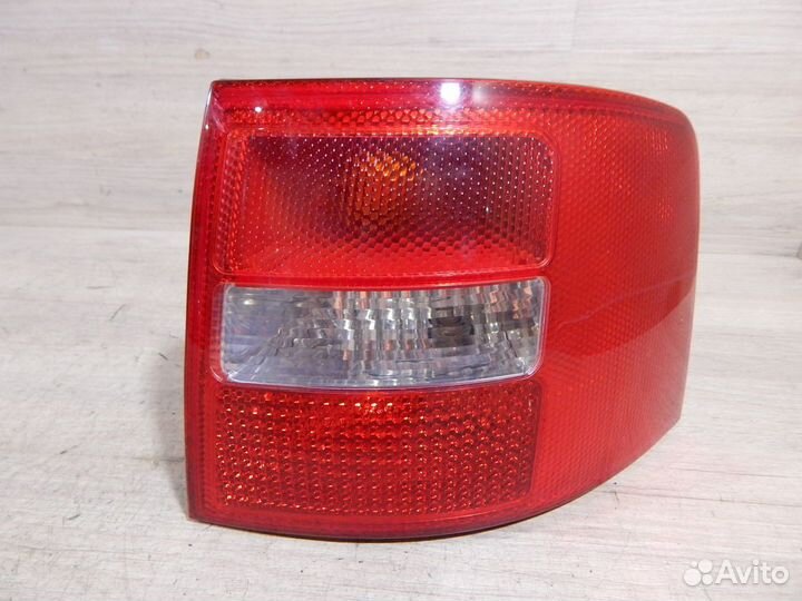 Фонарь задний правый Audi A6 C5 универсал