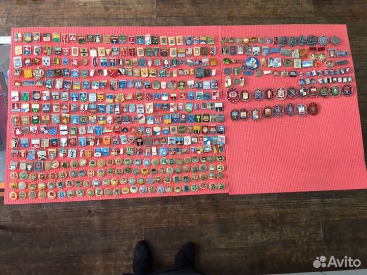 Большая коллекция значков Города 458 шт