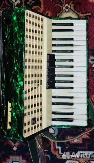 Аккордеон Заря-2 с футляром