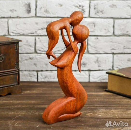 Фигурки и статуэтки