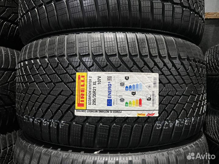 Pirelli Scorpion Winter 2 295/35 R21 и 315/30 R22 110V