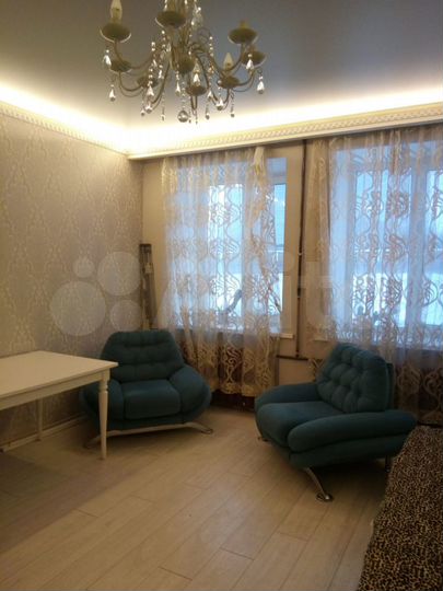 4-к. квартира, 93 м², 1/2 эт.