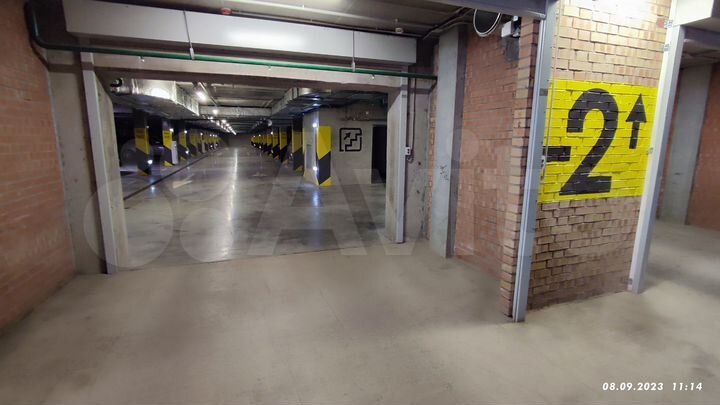 Машиноместо, 28 м²