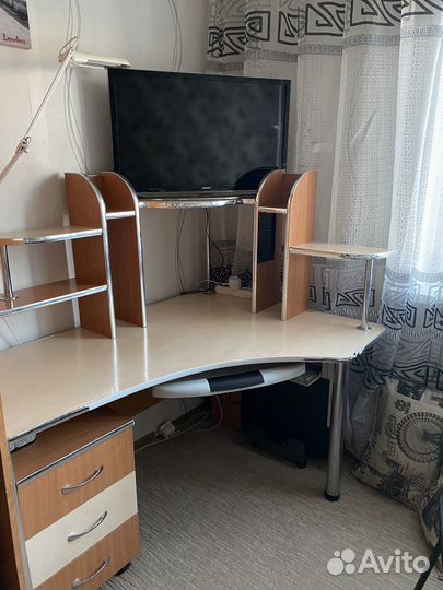 Компьютерный стол