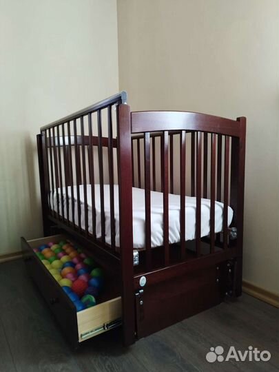 Детская кровать фирмы Лель