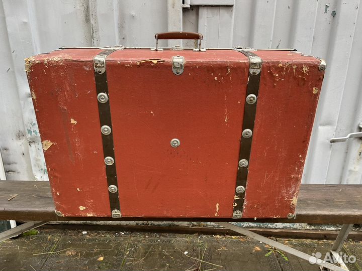 Чемодан старинный