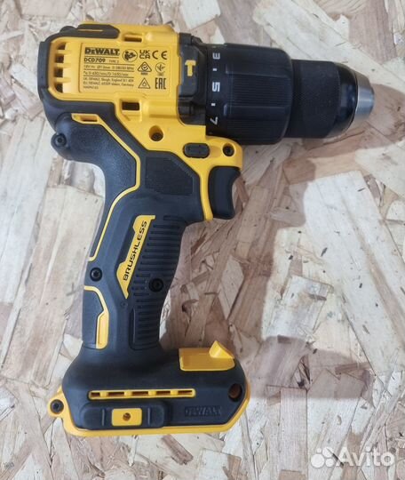 Дрель-шуруповерт dewalt DCD709N