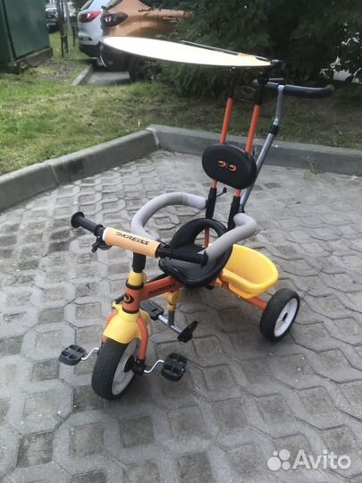 Велосипед детский трехколесный с ручкой