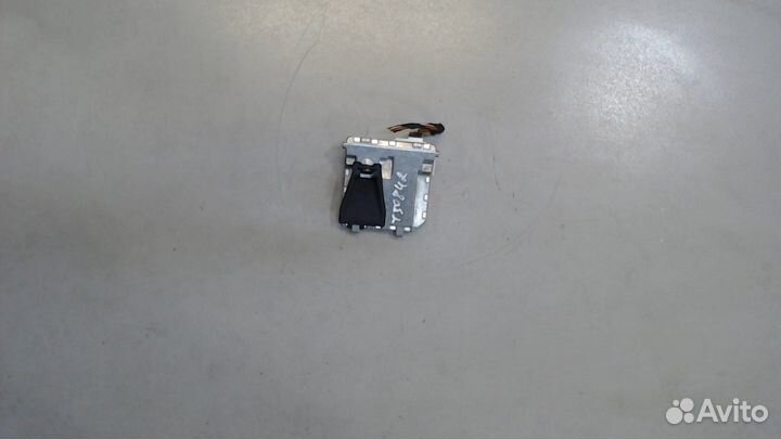 Камера переднего вида Mercedes E W212, 2011