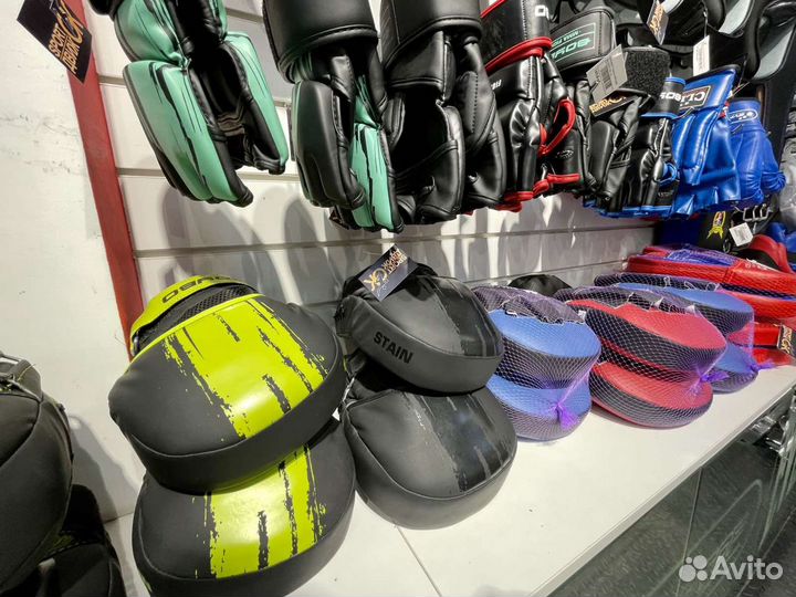 Боксерские перчатки 10 oz