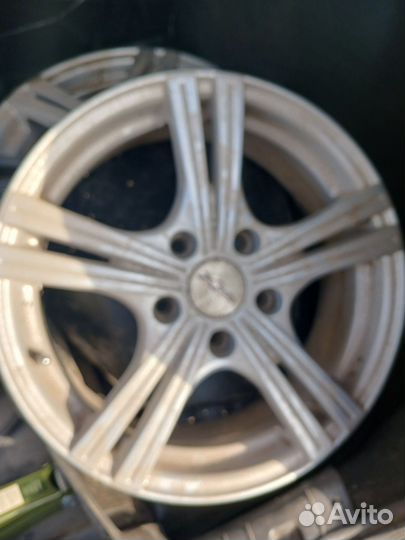 Продам литые диски р16