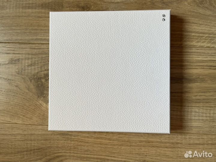 Коробка Dior с серым лого