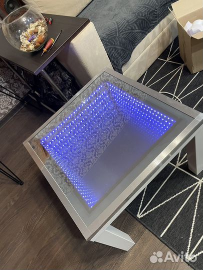 Журнальный столик с эффектом бездны