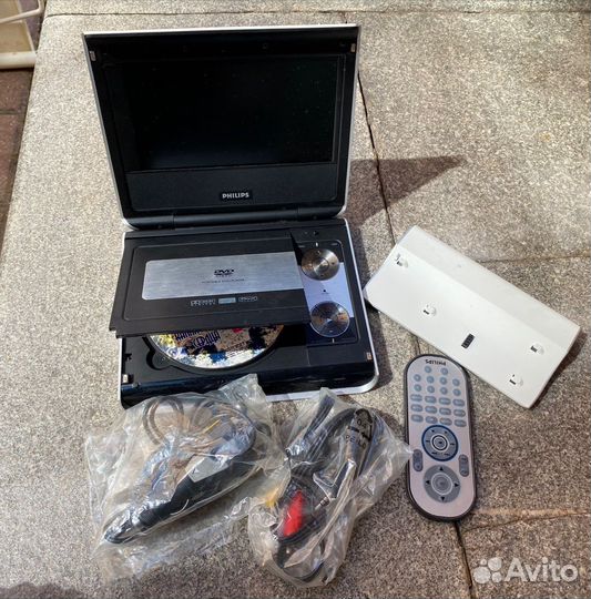 Портативный проигрыватель DVD Philips PET725