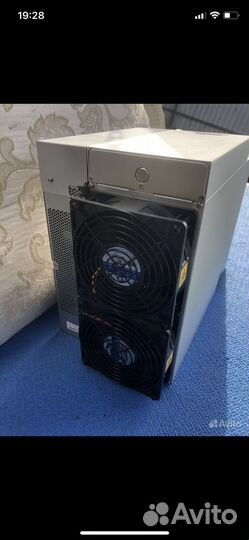 Майнинг ферма айсики ANTminer S19